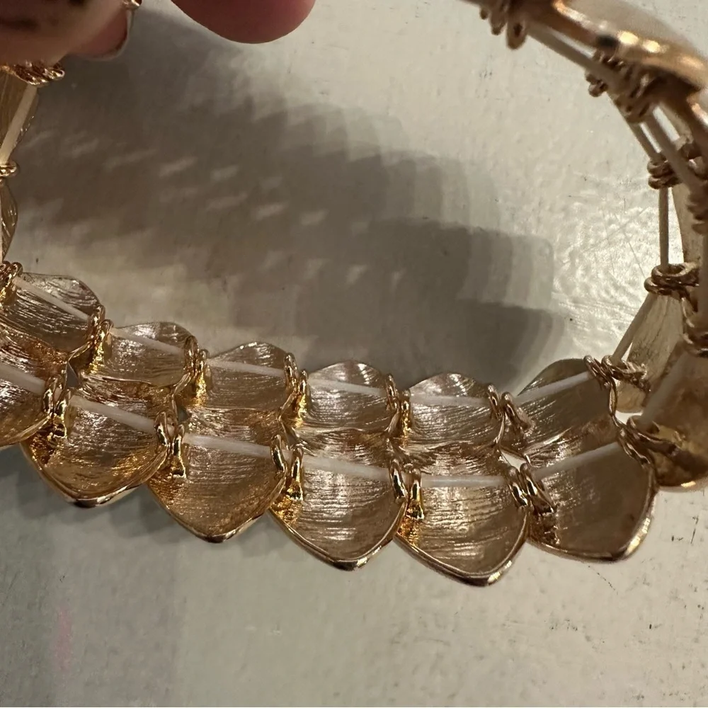 New Directions Women’s Gold Textured Stretch Bracelet NWT